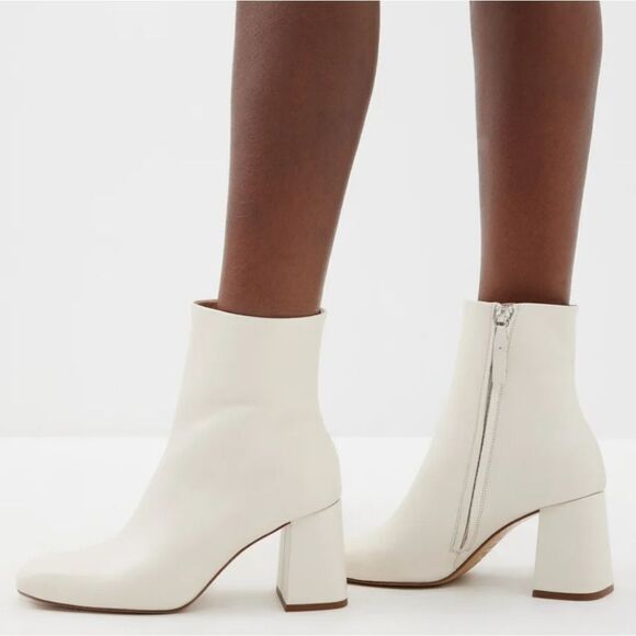 FASHION NOVA SIDE ZIP CHUNKY HEELED CLASSIC BOOTS - Picture 14 of 16